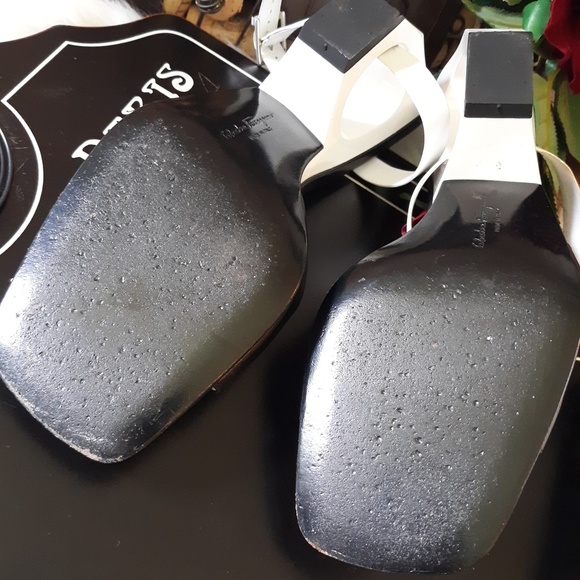 Salvatore Ferragamo Collection Blk/Wht Sandals - Picture 7 of 8